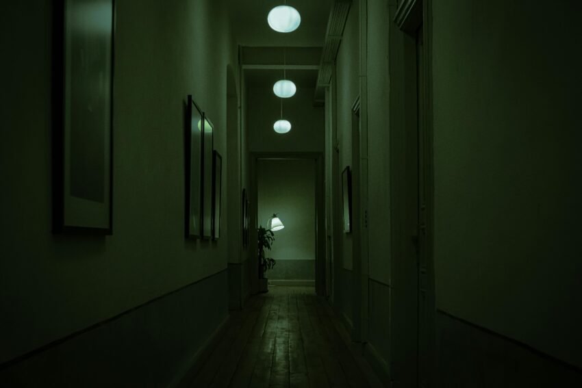 Do ghost detector apps work on iPhone? Dark hallway (ghost hunting)